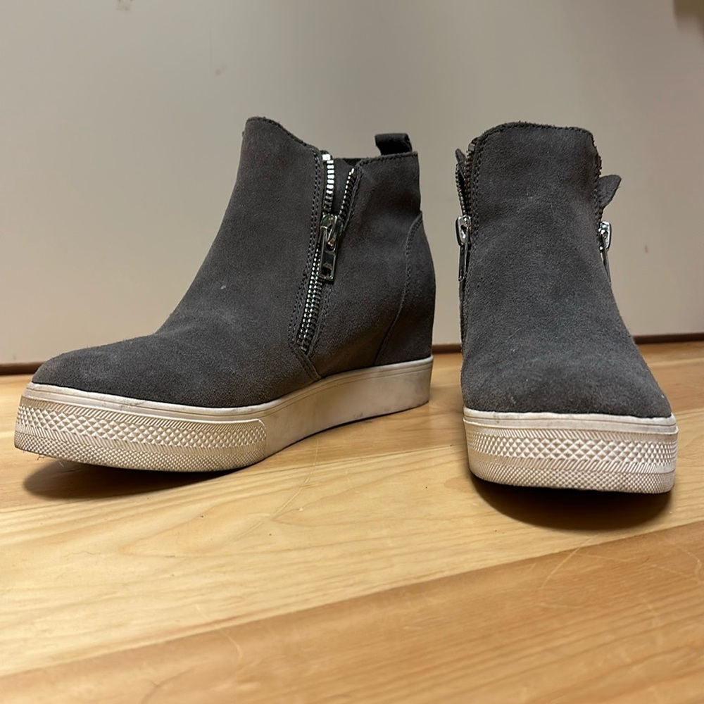 Steve Madden women’s wedgie sneaker